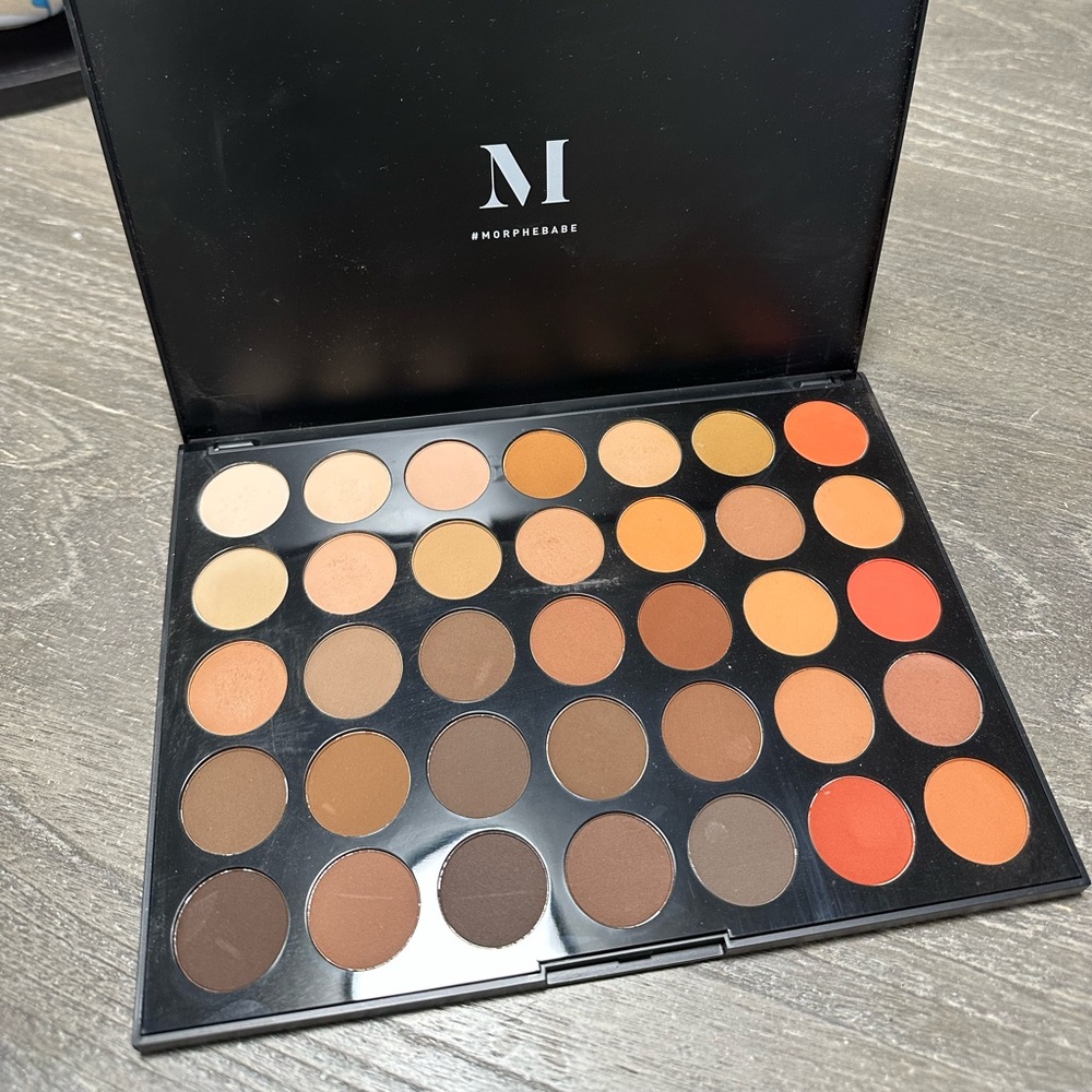 Morphe eye shadow pallet